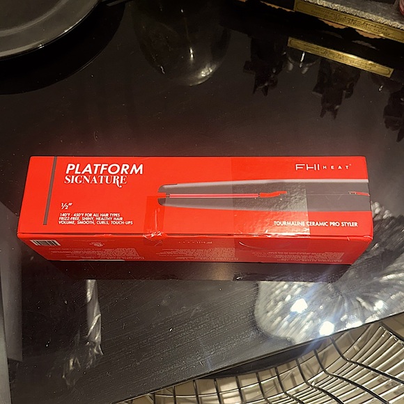 FHI HEAT Platform Pro Styling Tourmaline Hair Straightener Hair Types, 1/2 Inch - Picture 5 of 9